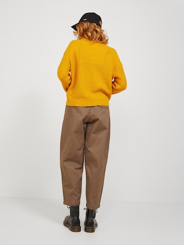 JJXX Loose fit Pleat-Front Pants 'Zoe' in Brown