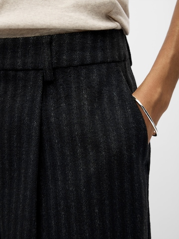 OBJECT - Barrel Pantalón plisado 'OBJPAOLA' en negro