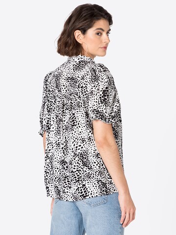 Warehouse - Blusa em preto