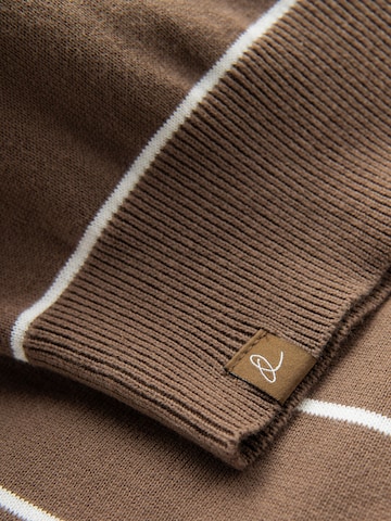 Ombre Sweater 'OM-SWSW-0143' in Brown