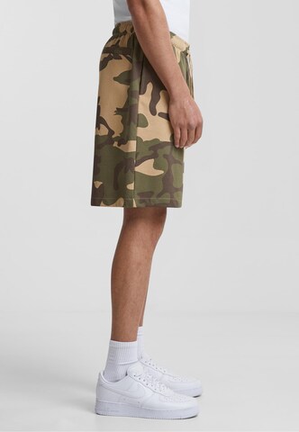 Urban Classics - Loosefit Pantalón en verde