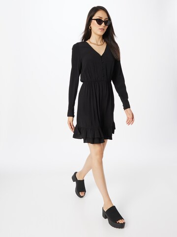 Rochie de la OVS pe negru