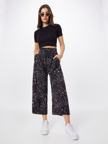 24COLOURS Regular Pants in Black