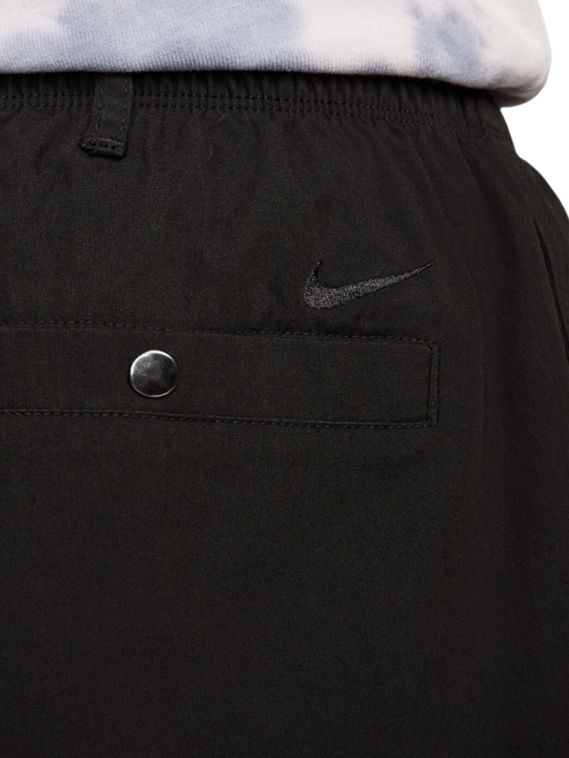 regular Pantaloni cargo 'Camp' di Nike Sportswear in nero