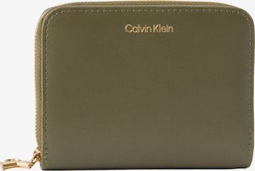Calvin Klein Wallet in Green: front