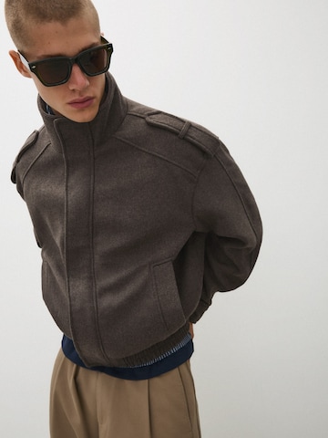 Giacca di mezza stagione di Bershka in marrone
