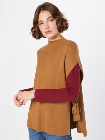 s.Oliver Poncho in Braun: predná strana