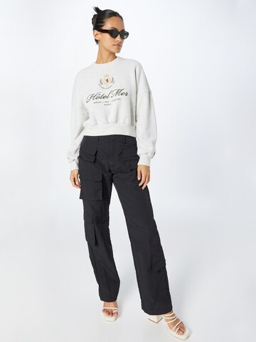 Abercrombie & Fitch Sweatshirt 'SUNDAY' in Grau
