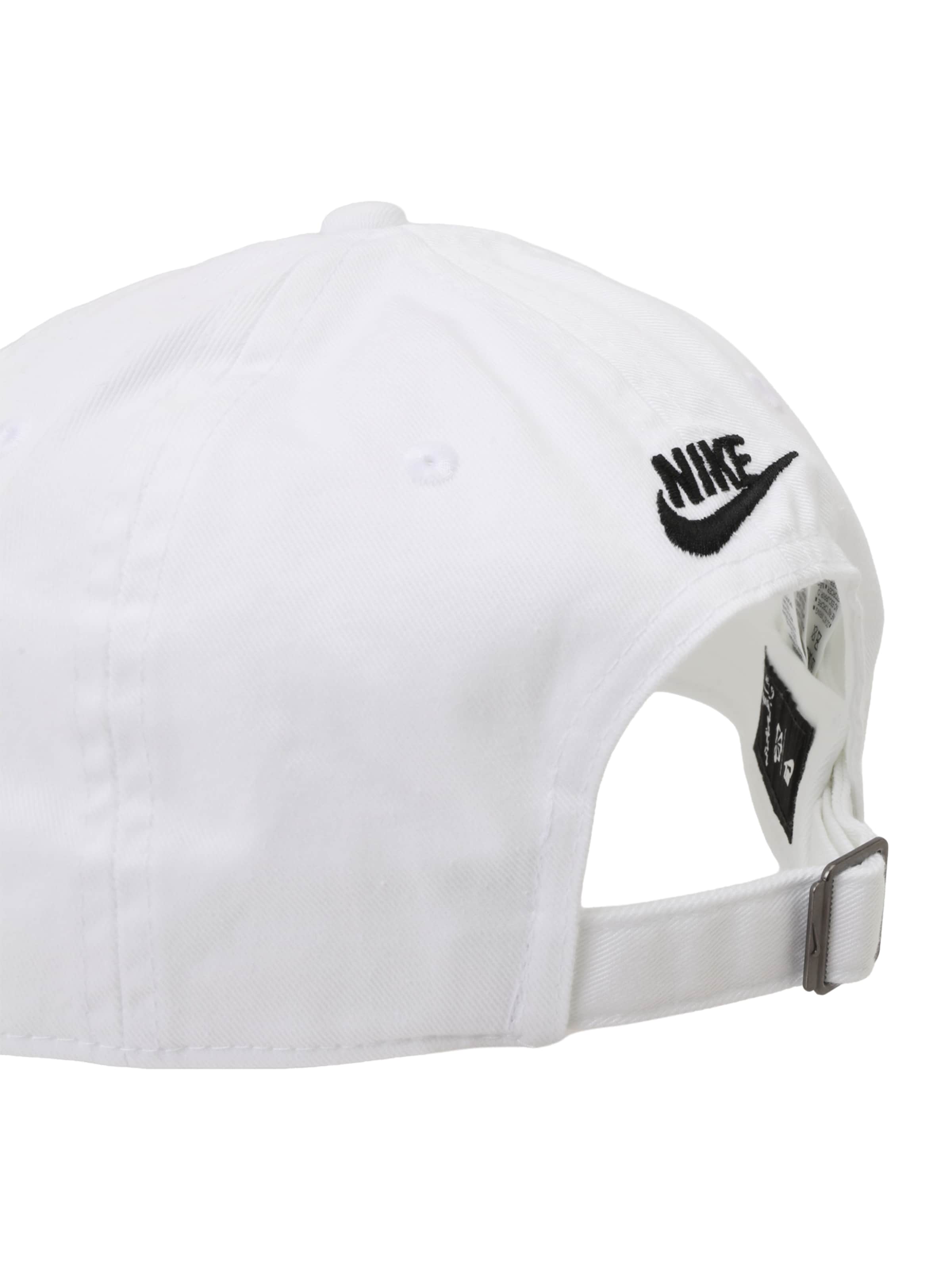 Nike Sportswear Lippalakki 'CLUB' värissä valkoinen