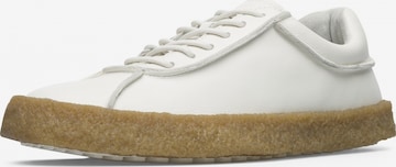 Baskets basses ' Bark ' CAMPER en blanc : devant