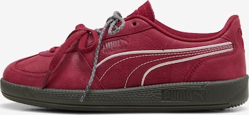 Baskets basses PUMA en rouge : devant