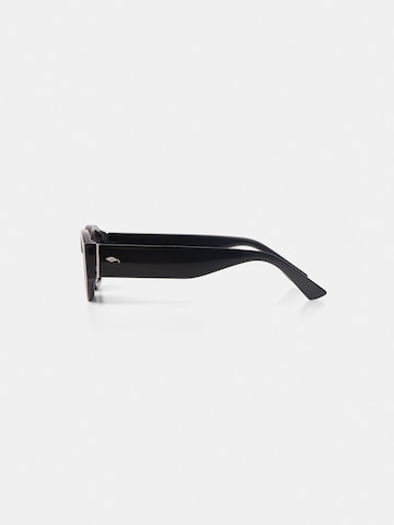 Bershka Sonnenbrille in Schwarz