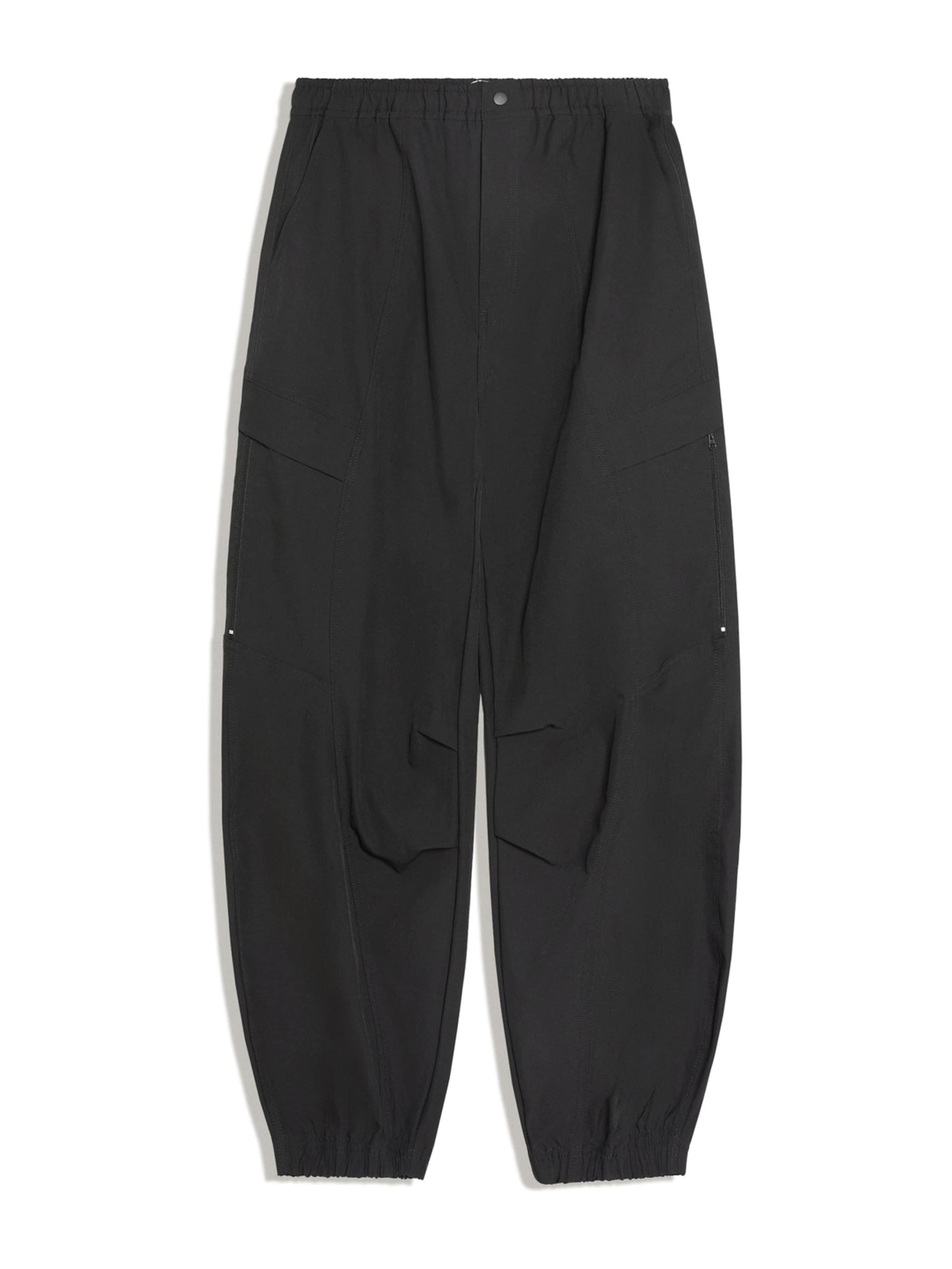 Bershka Дънки Tapered Leg Карго панталон в черно: отпред