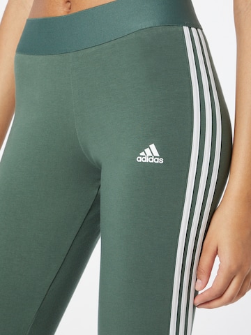 ADIDAS SPORTSWEAR Скинни Спортивные штаны 'Essential' в Зеленый