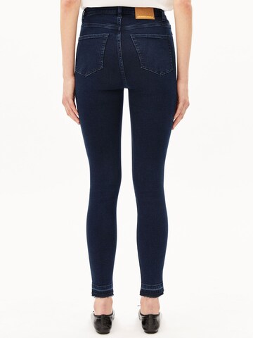 Skinny Jean 'INGAA' ARMEDANGELS en bleu