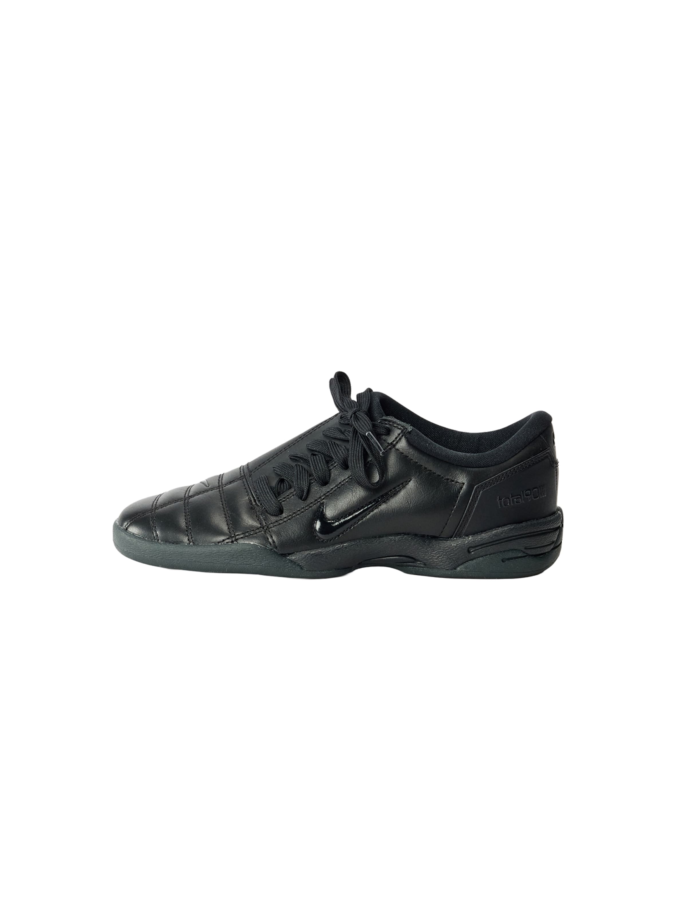 Nike Sportswear Platform trainers &#x27;Total 90&#x27; in Black: front