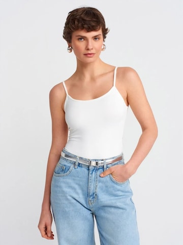 Dilvin Tanktops & Camis in Weiß: Vorderseite
