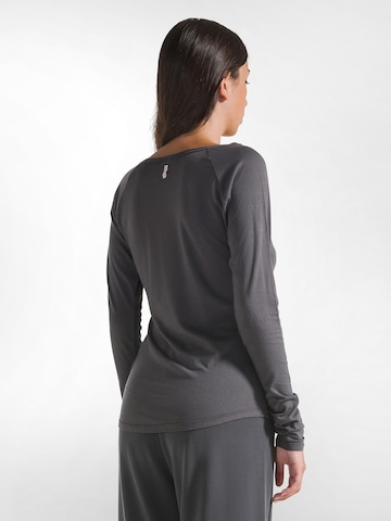 Maglietta di DEHA in grigio