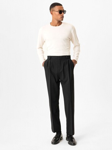 Antioch Regular Pleat-front trousers in Black