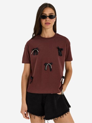 T-shirt Bianco Lucci en marron : devant