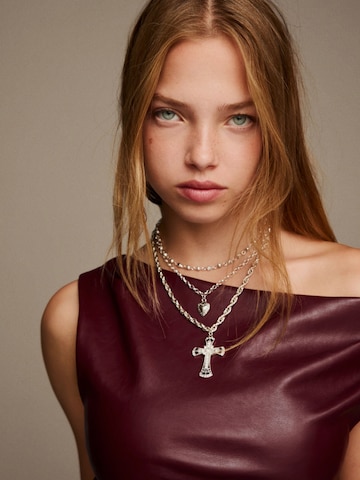 Bershka Ketju värissä hopea: etupuoli