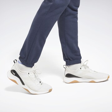 Reebok Tapered Sporthose in Blau