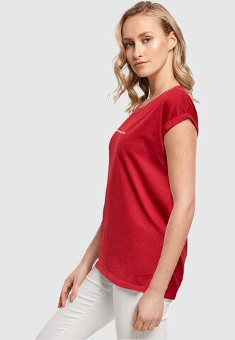 Merchcode T-Shirt 'WD - Strong As A Woman' in Rot