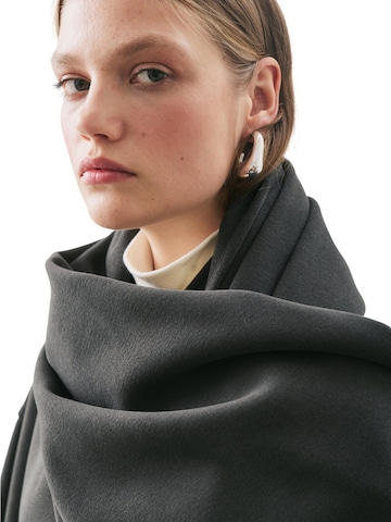 MANUKA Between-seasons coat in Black