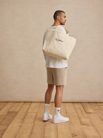 DAN FOX APPAREL Μεγάλη τσάντα 'Joris' σε λευκό: μπροστά