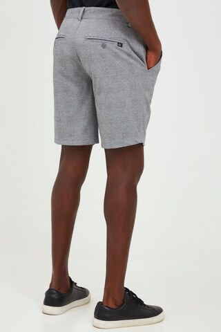 BLEND Regular Chinoshorts in Grau