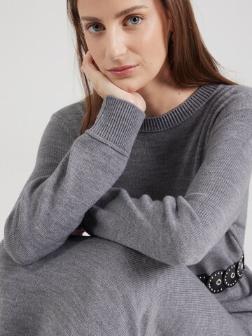 Robes en maille UNITED COLORS OF BENETTON en gris