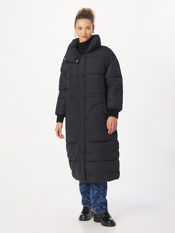 UNITED COLORS OF BENETTON Winter coat in Black: front