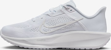 NIKE Laufschuh 'Quest 6' in Weiß: Vorderseite