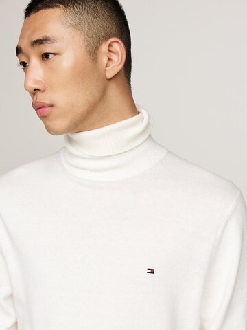 TOMMY HILFIGER Sweater in White