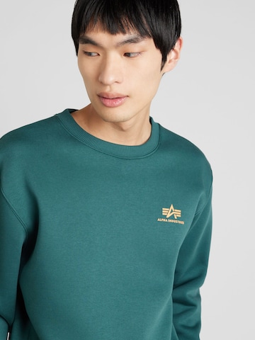 ALPHA INDUSTRIES Свитшот в Зеленый