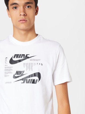 Nike Sportswear - Camisa em branco