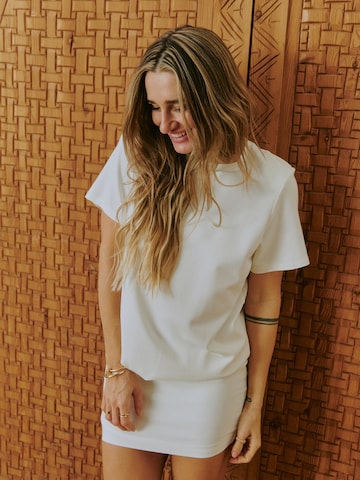 Robe Tatiana Zidekova en blanc