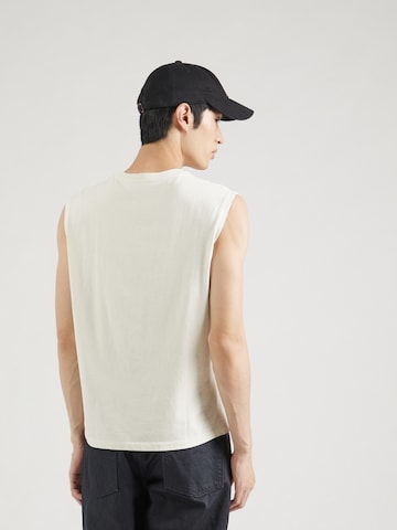 LEVI'S ® T-shirt i grå