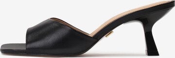 Kazar Mule in Black: front