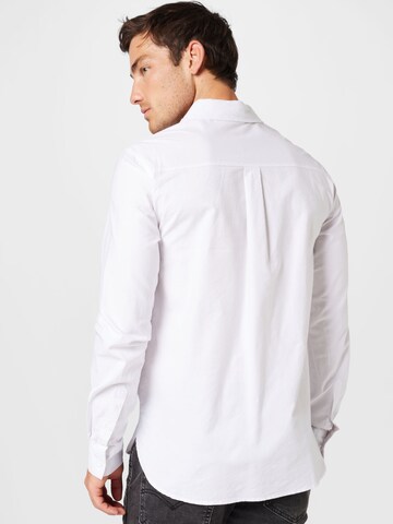 ABOUT YOU - Ajuste regular Camisa 'Miguel' en blanco