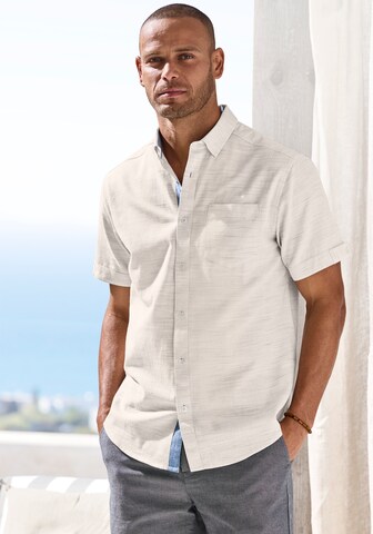 H.I.S - Ajuste regular Camisa en beige: frente