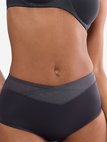 TRIUMPH Maxislip ' Red Label True Shape Sensation ' in Grau