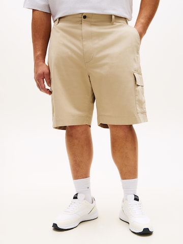 Loosefit Pantalon cargo 'ESS' Tommy Hilfiger Big & Tall en beige : devant