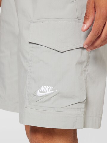 pelēks Nike Sportswear Vaļīgs piegriezums Kargo bikses