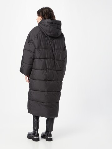 Misspap Зимно палто в черно