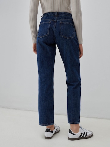 ABOUT YOU x Marie von Behrens Regular Jeans 'Mila' in Blauw