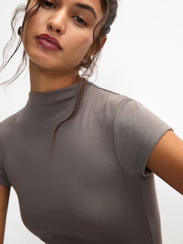 Pull&Bear Kleid in Grau