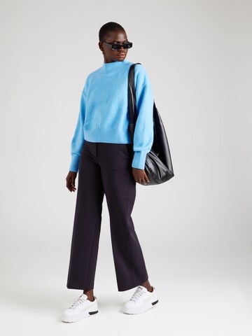 & Other Stories Pullover i blå
