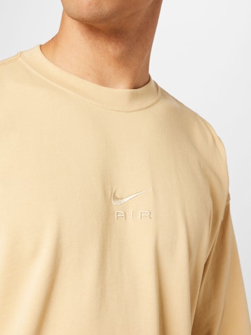 Nike Sportswear Shirt in Geel
