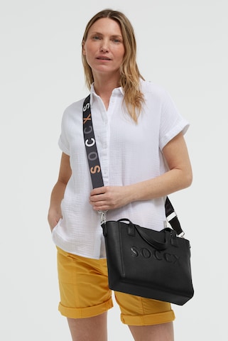 Soccx Handbag in Black: front